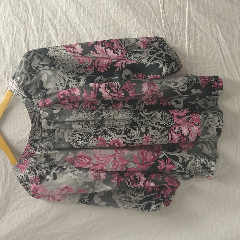 Dressbarn • floral 3/4 sleeve blouse - Picture 8 of 10